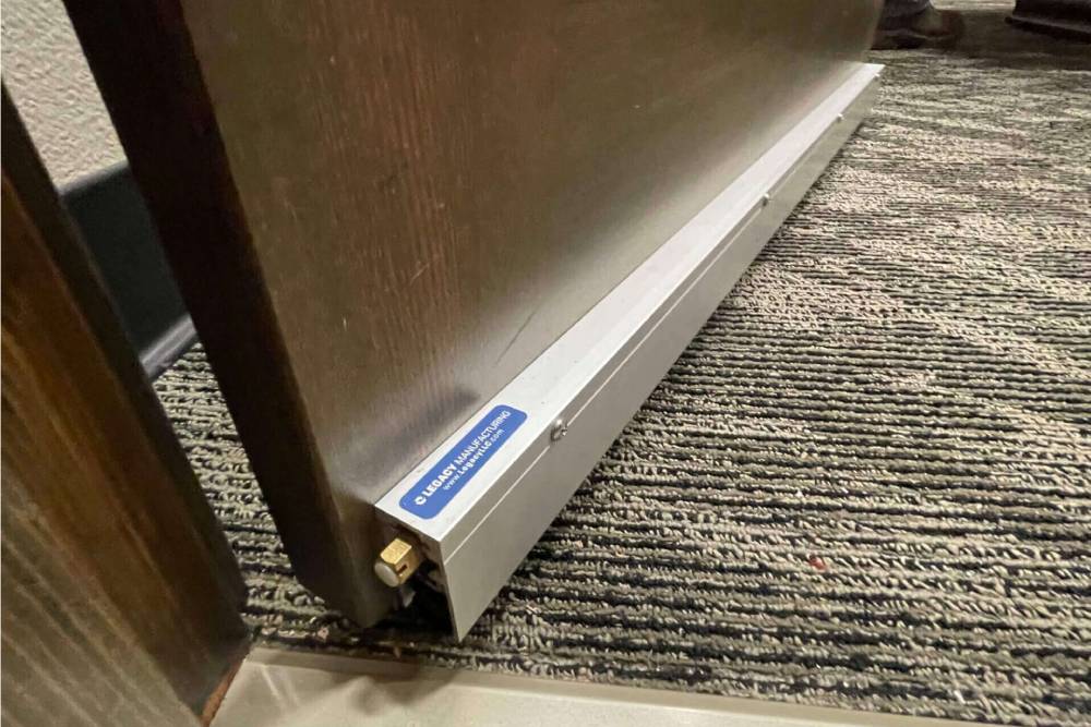 soundproof-doors-sweeps-for-commercial-noise-reduction-img